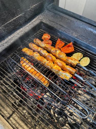 Equipo para parrilladas disponible en el departamento
