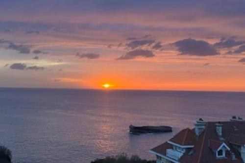 Apartment 3P with pool & sea view