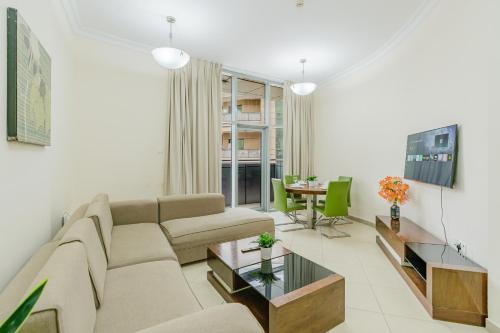 RH- Modern Urban Oasis, Spacious 02RB near mall of Emirates