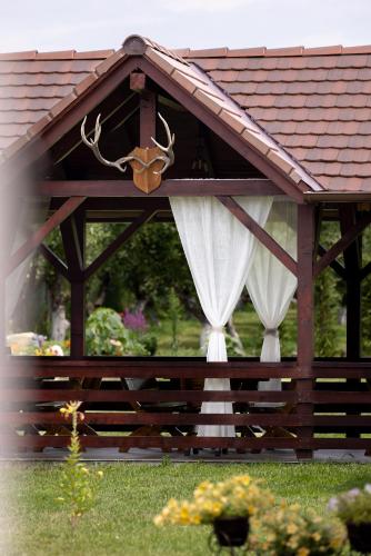 En have udenfor Seren Natura Retreat