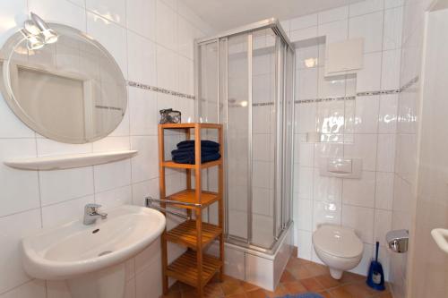 Koupelna v ubytování Ferienwohnung in Sassnitz RÜGEN Nähe Weltnaturerbe Kreideküste