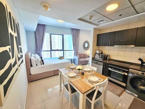 Opposite JBR Beach - Modern Studio