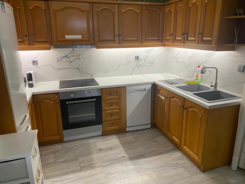 Chalandri Bloom Residence 2BR Sleeps 6
