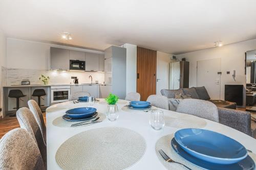 Kuchyň nebo kuchyňský kout v ubytování Komfortowy Apartament Jacuzzi & Balkon & 2 sypialnie
