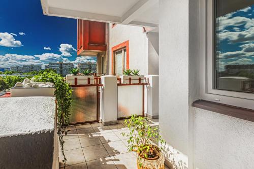 Balkón nebo terasa v ubytování Komfortowy Apartament Jacuzzi & Balkon & 2 sypialnie