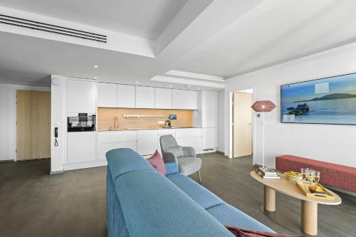 Η κουζίνα ή μικρή κουζίνα στο Novaya Suites