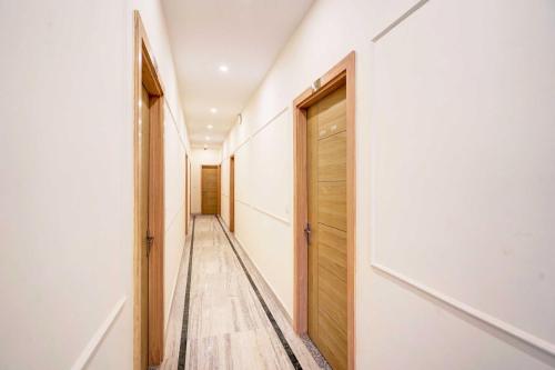 Fotografie z fotogalerie ubytování Hotel O Surajpur Chowk Greater Noida v destinaci Noida