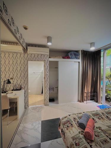 Gallery image of Stylish Bangkok Condo Furnished, Pool View Prime Location in Ban Nong Chaeng