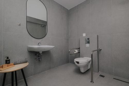 Ένα μπάνιο στο Noa Suites