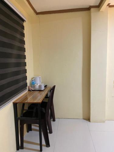 Gallery image of LynLyn Port View Staycation in Ocoy