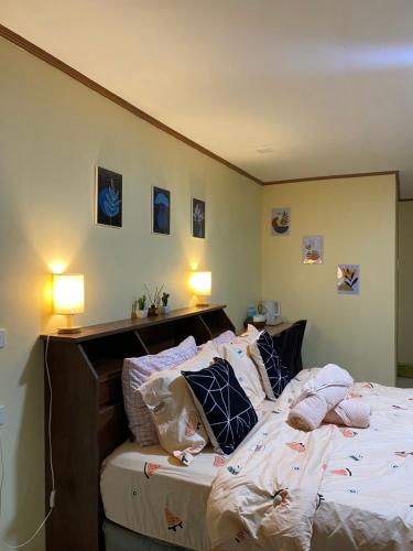 Gallery image of LynLyn Port View Staycation in Ocoy