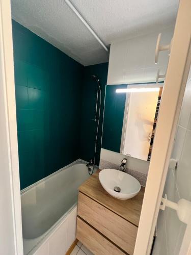 Appartement rénové, 4 personnes, pied des pistes
