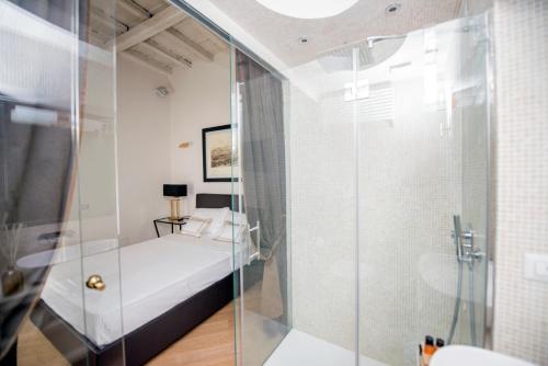 Kamar mandi di StarHome Pantheon