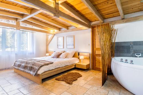 Chalet le Vertical - Chalet5*, sauna, jacuzzi, billard, balnéo, massage, pistes à 150 m