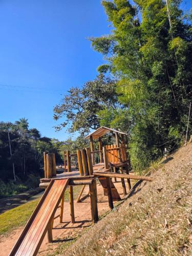 Herní místnost nebo prostor pro děti v ubytování Casa Container com Hidro ao Ar Livre e Vista para a Natureza Miguel Pereira
