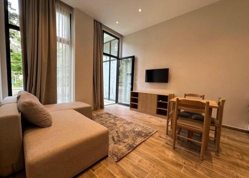 Et tv og/eller underholdning på Henri's Apartment