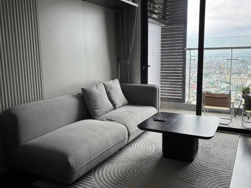 Ruang duduk di Pi & Pu Apartment Hai Phong- Hoang Huy Commerce