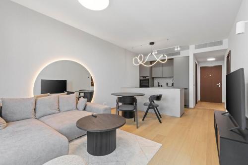 Sky Park Luxury Apartment with Stunning Views