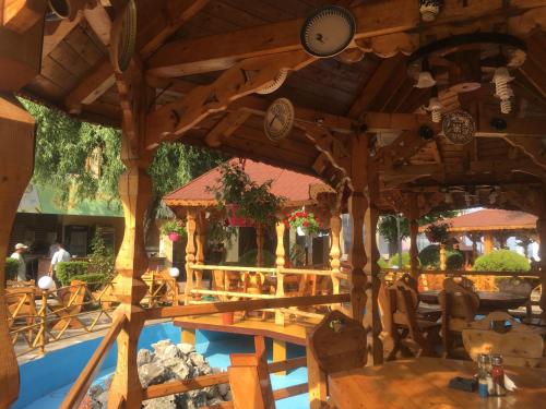 Restaurace v ubytování Vila Poienita