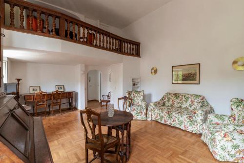 GuestHost - Historic Center Apartment Lungotevere