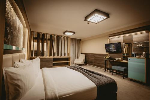 Letto o letti in una camera di Hotel ZOO Sofia - Secured Paid Parking