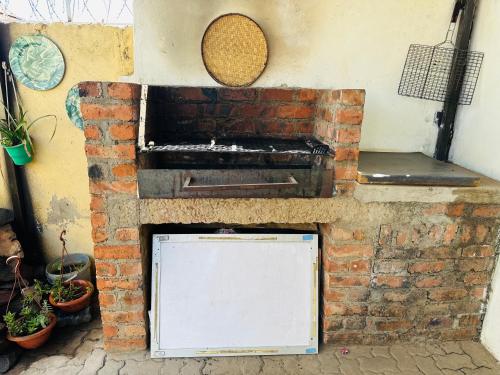 Una cocina o cocineta en Terry's Cozy Gem