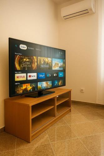 Μια τηλεόραση ή/και κέντρο ψυχαγωγίας στο WILSON PREMIUM suites