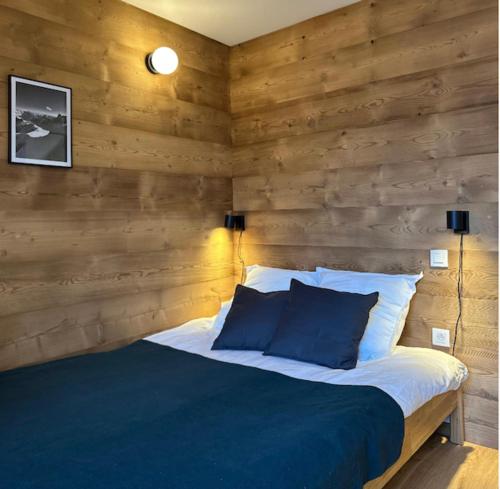 Ένα ή περισσότερα κρεβάτια σε δωμάτιο στο Charming Mont-Blanc View Studio in Chamonix