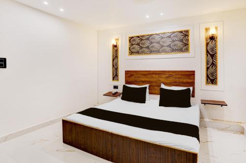 Katil atau katil-katil dalam bilik di Hotel O Luxury Inn