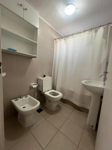 Phòng tắm tại Hermoso departamento en Mendoza