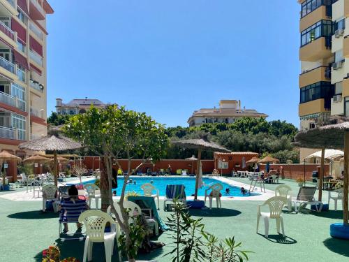 Los Boliches, 3 habitaciones, piscina y chimenea