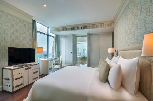 Televisyen dan/atau pusat hiburan di Oriental Residence Bangkok