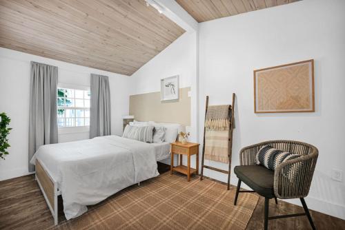 Ένα ή περισσότερα κρεβάτια σε δωμάτιο στο Stylish 4B 3B with Jacuzzi near Wynwood and Beaches