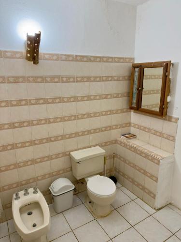 Un baño de Modern mountain house