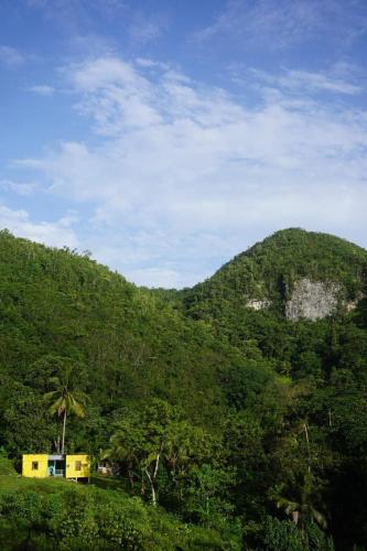 Un paisaje natural cerca de la casa vacacional