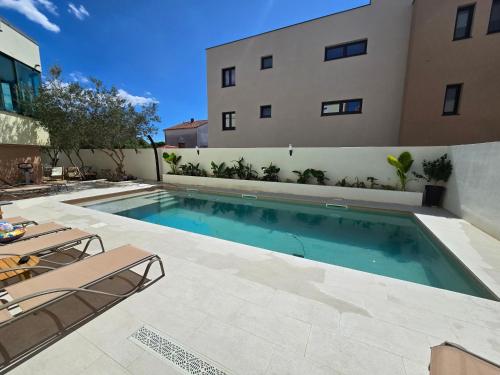 Zadar, The Florens Residence - Apartments near the Beach with the New Pool & Garden, BBQ and Kids playground