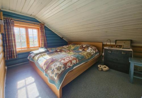 Katil atau katil-katil dalam bilik di Johnsbu - unique log cabin, Ustaoset