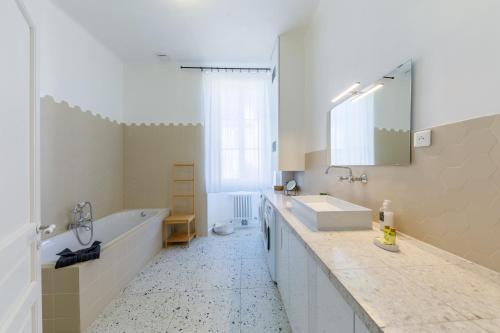 Somptueux Apt 137m2 Vue Mer Carré d'Or Menton