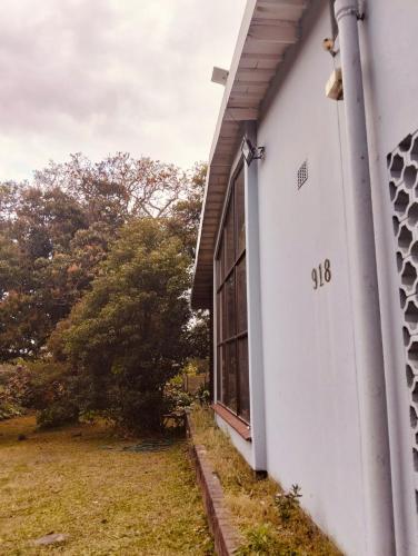 ポート・エドワードにあるSoloGraciaの白い建物