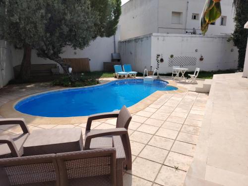 Galeriebild der Unterkunft Dalton's villa avec piscine in La Soukra