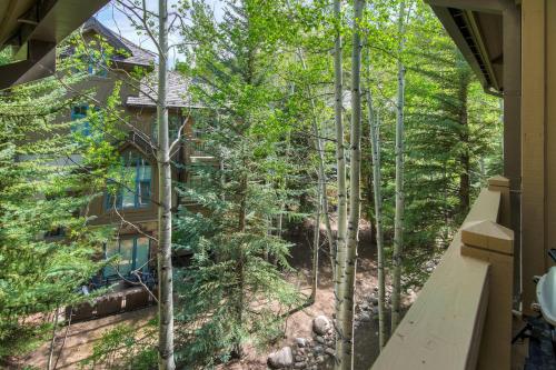Ein Garten an der Unterkunft Arrowhead Village at Beaver Creek
