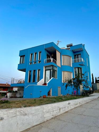 Φωτογραφία από το άλμπουμ του BLUE HOUSE στο Παλιούρι