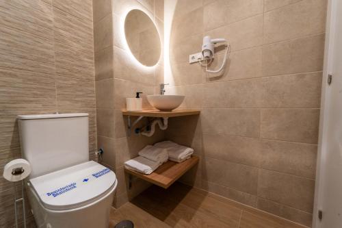 Ванная комната в I'M Room Suites Nuevos Ministerios - Bernabeu 'Digital Access'