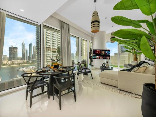 Cozy Luxury One Bedroom Sea View on Private Beach and Infinity Pool