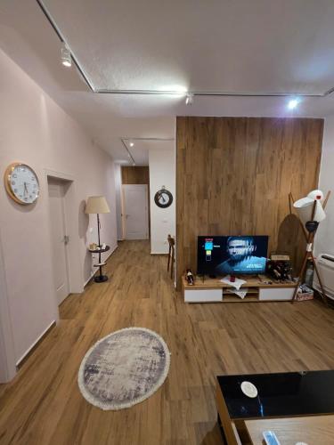 Chronos Villa Golem, Durrës