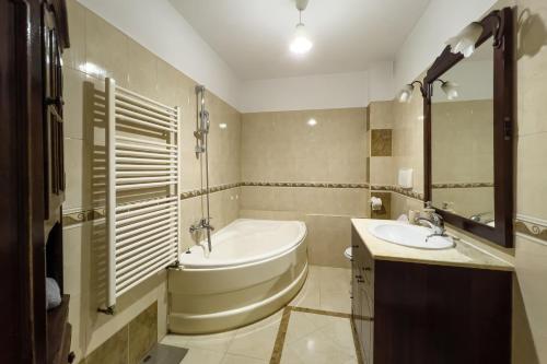 Ένα μπάνιο στο Tori apartament