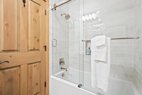 Koupelna v ubytování Heritage Penthouse by Exceptional Stays