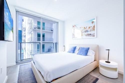 Charming 2 BR Downtown Miami 2106 Free Parking photo 10