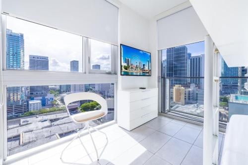Charming 2 BR Downtown Miami 2106 Free Parking photo 18