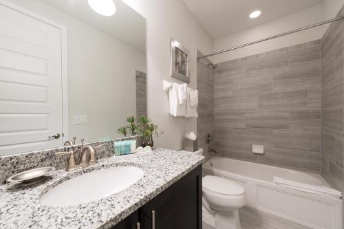 Modern Home Near Disney With Private Pool, Media Room And Waterpark & Resort Access At Encore Resorts Reunion - 7576Mr photo 17